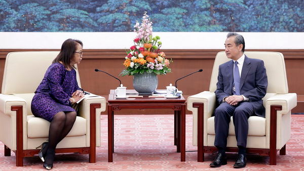 Le Haut Diplomate Chinois Wang Yi Rencontre La Ministre Malgache Des