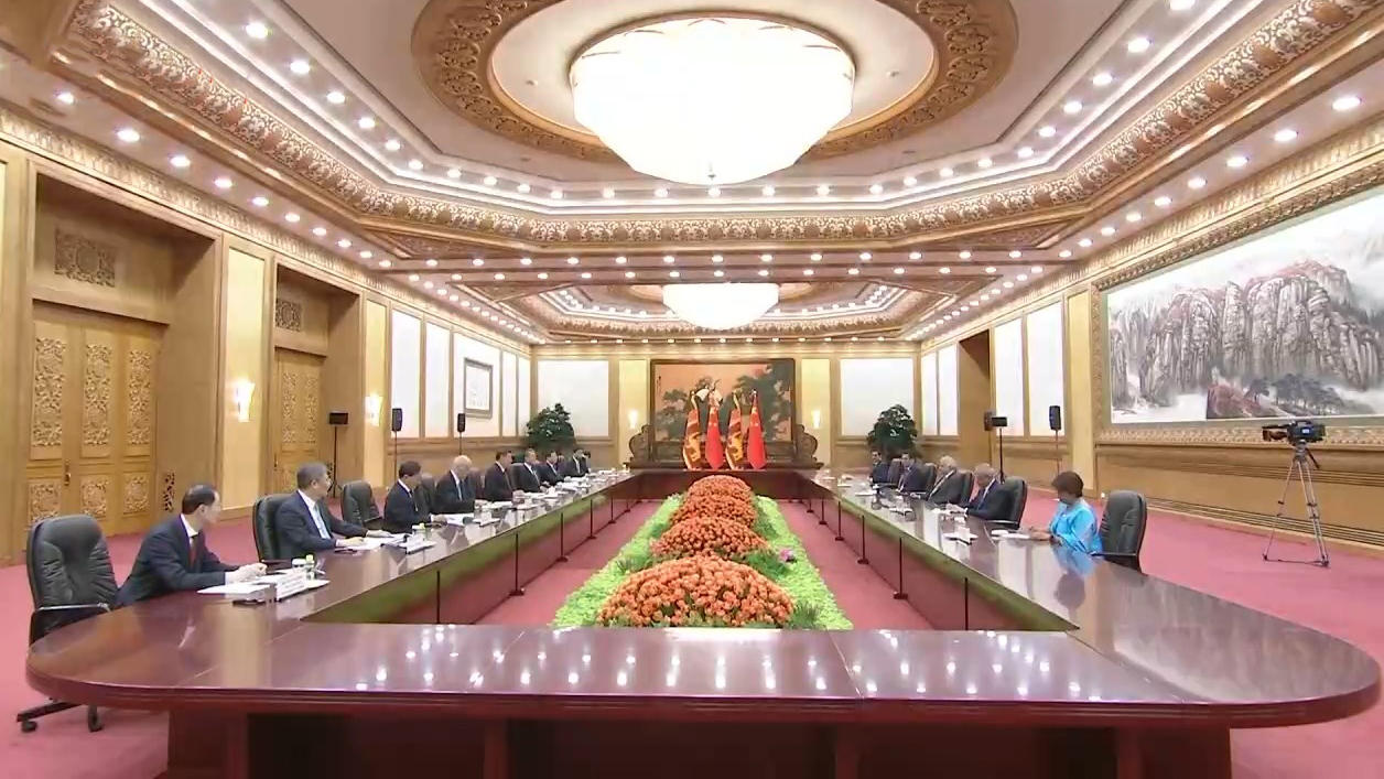 Le président chinois Xi Jinping rencontre son homologue sri lankais