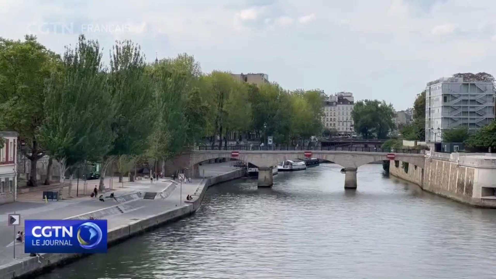 Nage Dans La Seine En Paris S Avertue D Polluer Le Fleuve Avant Les Jo Cgtn