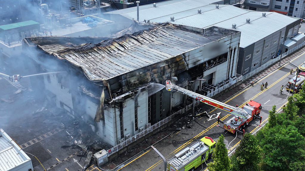 Une vingtaine de corps retrouvés après un incendie dans une usine de